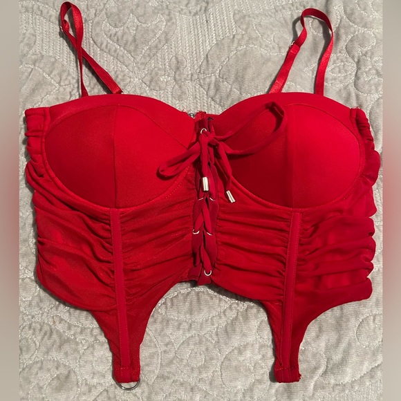 Red top - Picture 1 of 2